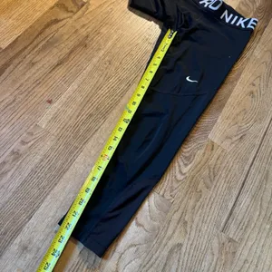 Nike Pro Women Black Cropped Training Leggings AO9972-010 Medium thumbnail 5