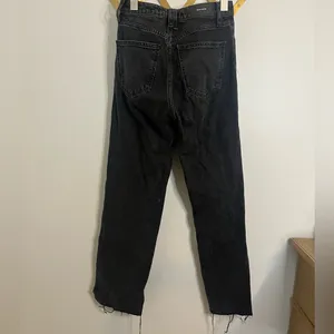 Zara High Rise Straight Leg Raw Hem Black Denim Jeans 0 thumbnail 6