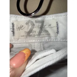 Free People We The Free Makai White Distressed Cut Off Denim‎ Shorts Size 27 thumbnail 5