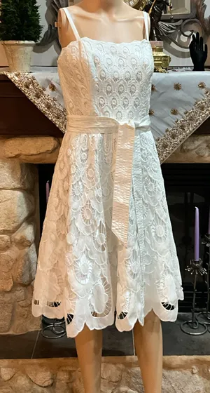 Betsey Johnson Taffeta White Floral Lace Dress 8 thumbnail 1
