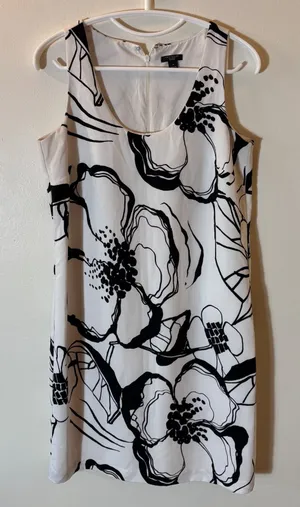 Ann‎ Taylor Petite Black White Floral Sketch Sleeveless Shift Dress Size 4P thumbnail 1