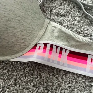 PINK bra 32D thumbnail 3