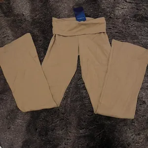 Brandy Melville fold over leggings thumbnail 2