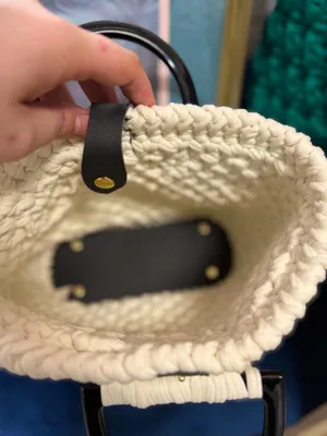 Ivory white Crochet hand bag thumbnail 5