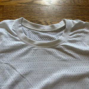 Lululemon Breeze By Long Sleeve White thumbnail 3