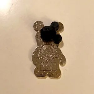 DISNEY Pin Trading thumbnail 2