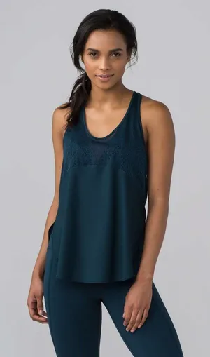 Lululemon Size 6 Medium Green Teal Jaded Twist and Train Tank Top thumbnail 1