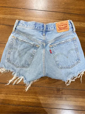 Levi’s 501 Women’s W24 High Rise Distressed Cutoff Denim Shorts Light Wash thumbnail 4