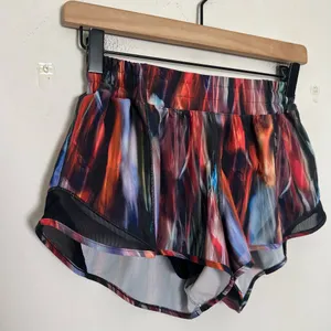 LULULEMON- Hotty Hot Short II 2.5" Chroma Fusion Multi Size 6 thumbnail 3
