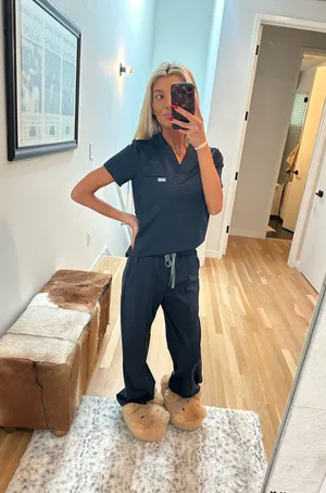 FIGS FormX Navy Scrub Set thumbnail 2