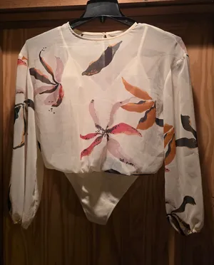 O Wilfred Ivory Floral-Print Long-Sleeve Bodysuit Small thumbnail 1