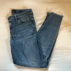Lucky Brand Ava crop jeans. Size 6/28 thumbnail 3