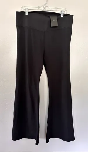 NWT Fabletics Oasis PureLuxe Kick Flare Leggings Black 3X Short thumbnail 1