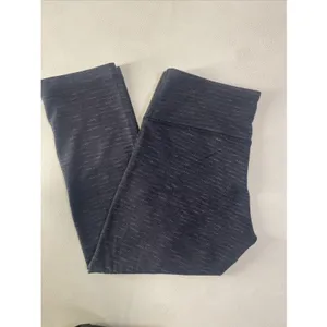 Lululemon‎ gray and black textured athletic capri leggings Size 8 thumbnail 5