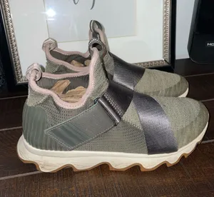 Sorel Kinetic Slip-On Athletic Sneakers Size 9.5 Alpine Tundra Hiking Shoes thumbnail 1