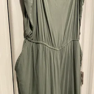 NWT Gap Size XXL Sage Green Adjustable Strap CroppedWide Leg Flowy Romper thumbnail 2