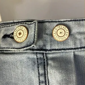 Levi’s Strauss & Co Blue Ombré Cropped 3/4 Sleeve Jean Button Down Jacket- Large thumbnail 11