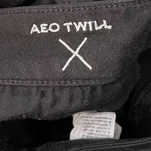 American Eagle Size 4 Black Stretch Distressed Denim Jeans Jegging Skinny Emo thumbnail 6