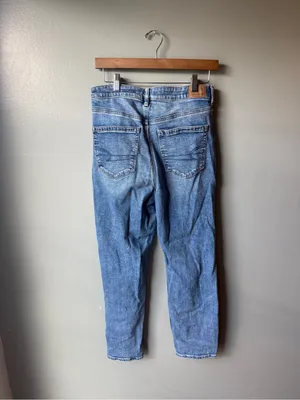 American Eagle Distressed Mom Jeans Women’s 8 Short Light Wash Ripped thumbnail 5