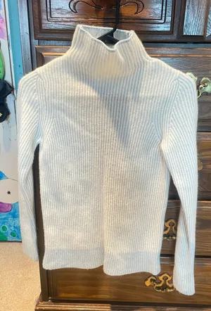 Cashmere Sweater thumbnail 1