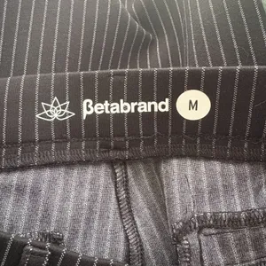 Betabrand Dress Pant Yoga Pant Black Pinstripe Straight Leg Stretch‎ Size Medium thumbnail 5