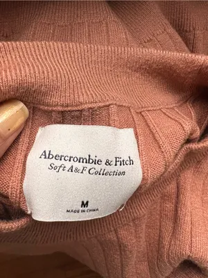 Abercrombie Ribbed Crewneck Sweater in Dusty Rose/Tan thumbnail 4