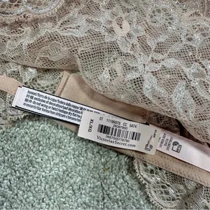 NWT Victoria’s Secret Dream Angels Allure Shimmer Long Sleeve Bra Top Lace XL thumbnail 11