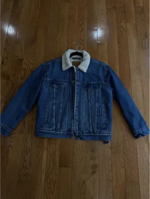 Size Medium Levi’s Sherpa Lined Denim Trucker Jacket Wash Blue Workwear Utility thumbnail 3