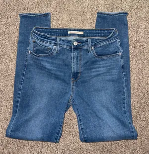 Levi’s 721 High-Rise Skinny Jeans thumbnail 1