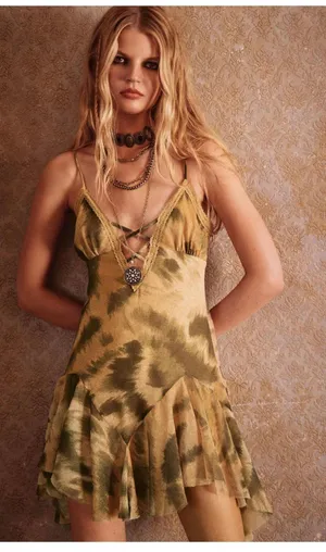 Dress thumbnail 2