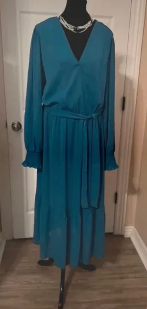 Formal blue evening dress thumbnail 1