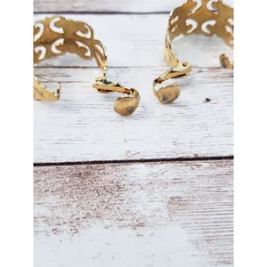 Vintage Clip On Earrings - Ornate Chunky Gold Tone Cut Out Hoops thumbnail 5
