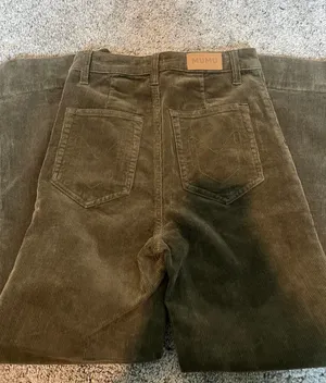 Show Me Your Mumu Green Corduroy Cropped Pants thumbnail 4