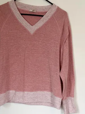 Yelete Pink V-Neck Contrast Trim Sweater - Size: Medium thumbnail 4