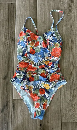 Cupshe One-Piece Floral Bathing Suit thumbnail 1