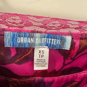 Urban Outfitters Audrey Magenta Pink Floral Lace Trim Midi‎ Slip Dress XS thumbnail 4