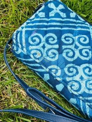 Quilted Vera Bradley travel organizer and wallet set 💙💙 thumbnail 7