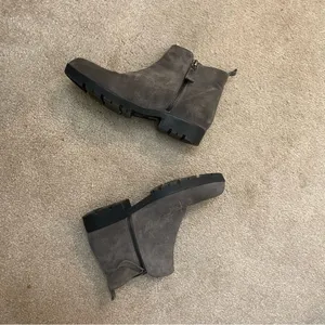 Costa Diva Gray Suede Ankle Zipper Booties Size 8 thumbnail 8