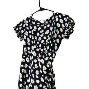 Billabong Black‎ Flower Print Wrap Mini Dress Size Small thumbnail 2