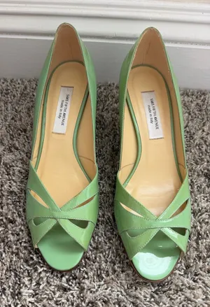 Saks Fifth Avenue Vero Cuoio Green Kitten Heels Size 8.5 shoe. thumbnail 1