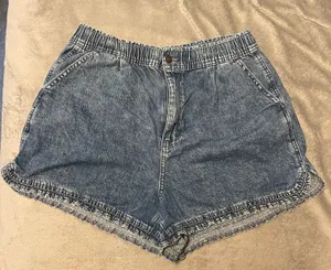 American Eagle High waisted Mom Shorts thumbnail 1