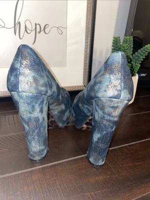 Betsey Johnson Sophiaa Blue Platform Heels with Gold Size 7 thumbnail 10