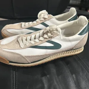 Tretorn Women's Sneakers in White, Tan, and Green thumbnail 5
