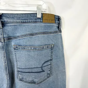American Eagle Plus Size 18‎ Mom Jeans Light Wash Stretch High Rise Relaxed 834 thumbnail 8