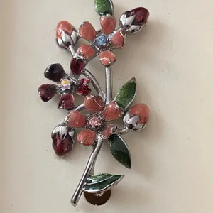 Vintage Liz Claiborne Brooch Pin Floral Flowers Red Pink Green In Box 2”H X 1”W thumbnail 2