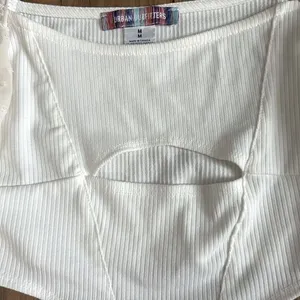 Urban Outfitters Women's Puff sleeve Cropped Cream Party Concert Corset Top‎ blouse size medium thumbnail 4