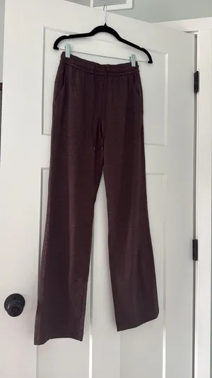 lululemon Size 4 Soft Jersey Straight-Leg Mid-Rise Pants in Brown thumbnail 4