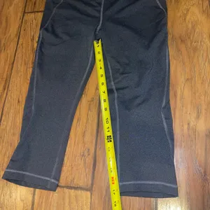 New Balance gray capri leggings pants workout yoga exercise woman’s Large NWT thumbnail 5