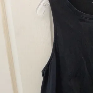 FINAL MARKDOWN Old navy tank top medium thumbnail 2