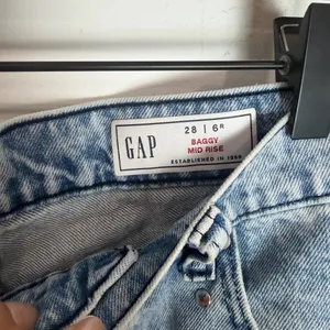 Gap Baggy Mid Rise Studded Denim Jeans thumbnail 4